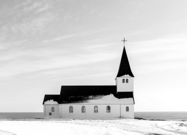 Come “l’appartenenza prima di credere” ridefinisce la chiesa
